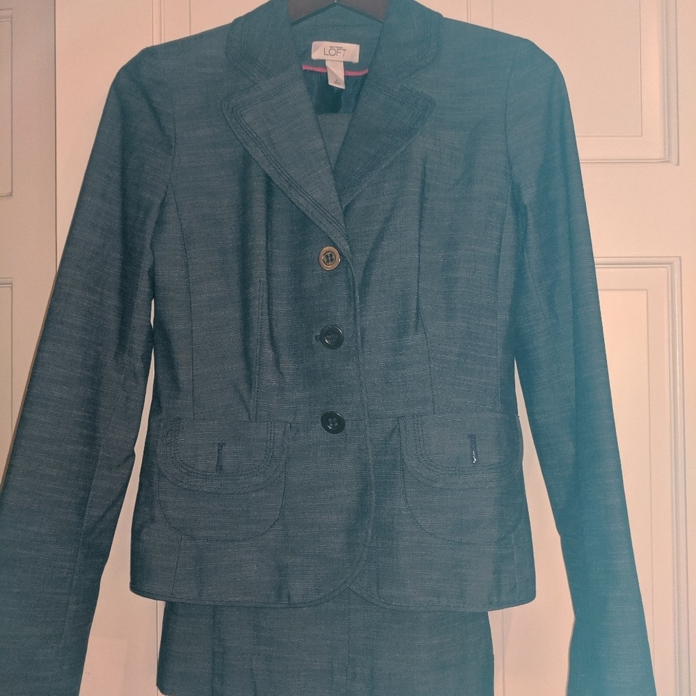 Ann Taylor Loft Suit set Jacket size 4